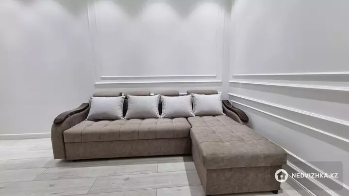 1-комнатная квартира, этаж 7 из 12, 52 м², На длительный срок, фотография 2