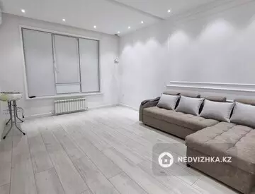 1-комнатная квартира, этаж 7 из 12, 52 м², На длительный срок, миниатюра 3
