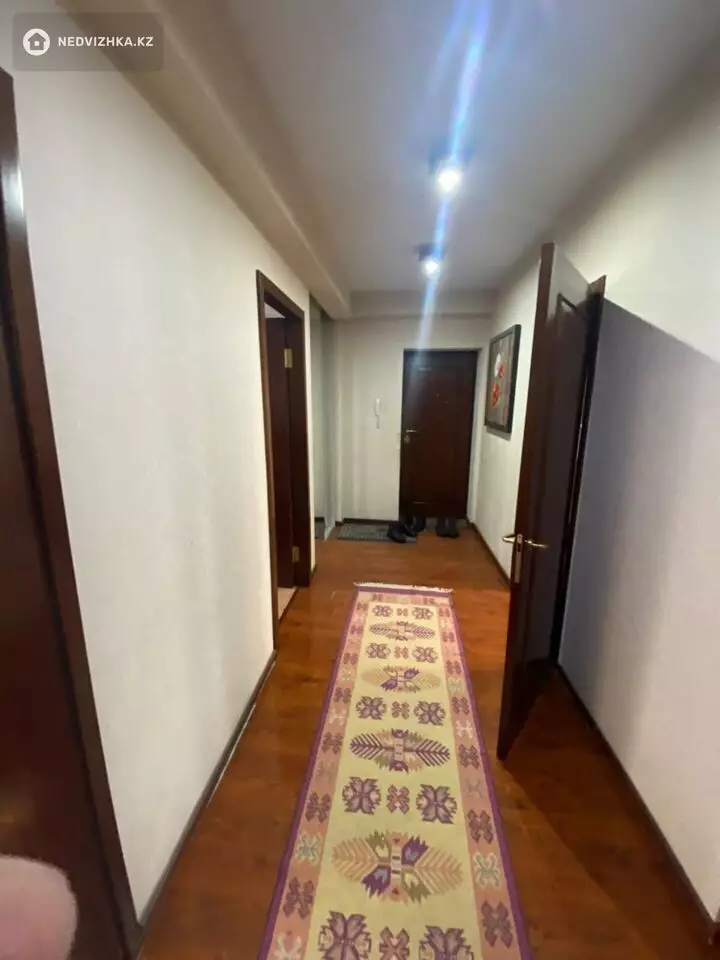 3-комнатная квартира, этаж 4 из 9, 95 м², фотография 5
