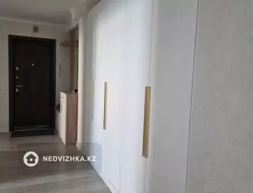 3-комнатная квартира, этаж 4 из 14, 76 м², миниатюра 3