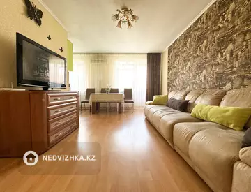 2-комнатная квартира, этаж 3 из 3, 40 м², На длительный срок