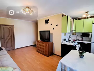 2-комнатная квартира, этаж 3 из 3, 40 м², На длительный срок, миниатюра 7