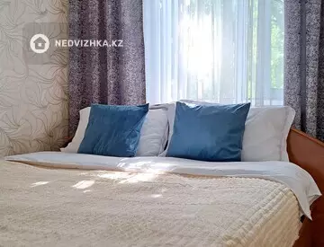 2-комнатная квартира, этаж 3 из 3, 40 м², На длительный срок