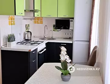 2-комнатная квартира, этаж 3 из 3, 40 м², На длительный срок, миниатюра 11