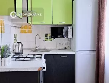 2-комнатная квартира, этаж 3 из 3, 40 м², На длительный срок, миниатюра 10