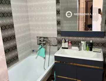 1-комнатная квартира, этаж 4 из 4, 35 м², миниатюра 2