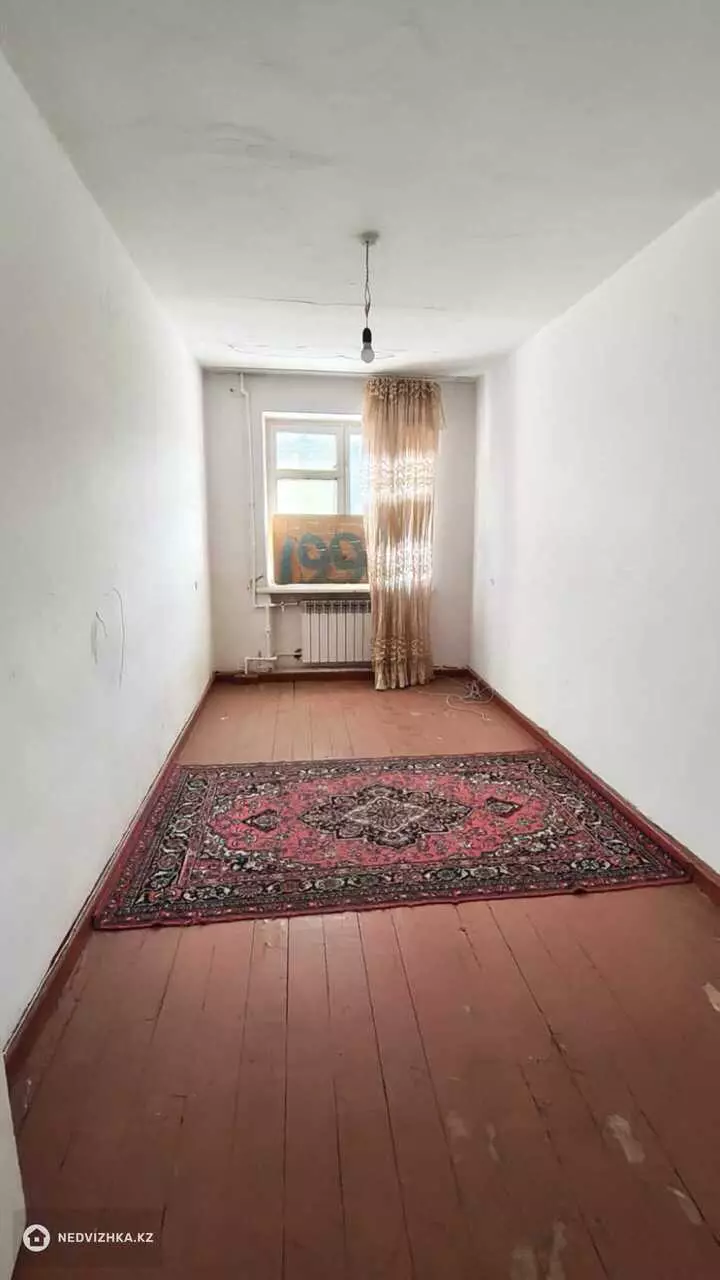 2-комнатная квартира, этаж 4 из 5, 43 м², фотография 2