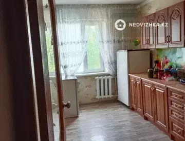 3-комнатная квартира, этаж 7 из 10, 66 м², миниатюра 2