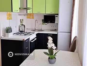 2-комнатная квартира, этаж 3 из 3, 40 м², Посуточно, миниатюра 10