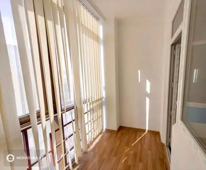 2-комнатная квартира, этаж 2 из 20, 54 м², 4-фотосурет