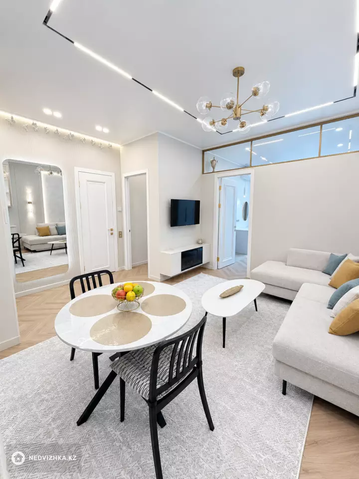 2-комнатная квартира, этаж 2 из 8, 65 м², фотография 2