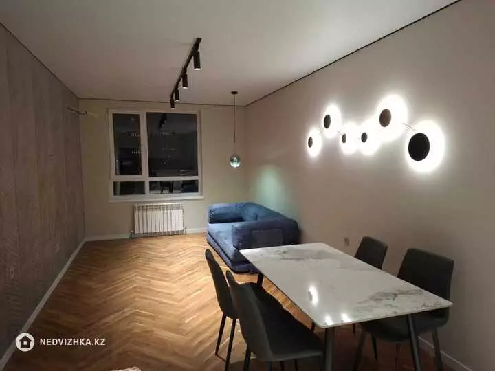 2-комнатная квартира, этаж 3 из 17, 56 м², фотография 3