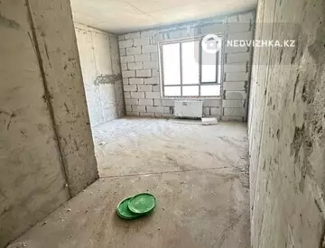 2-комнатная квартира, этаж 2 из 9, 69 м², миниатюра 1