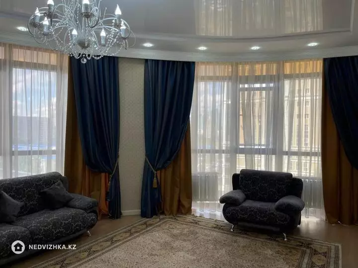 3-комнатная квартира, этаж 7 из 17, 130 м², фотография 2