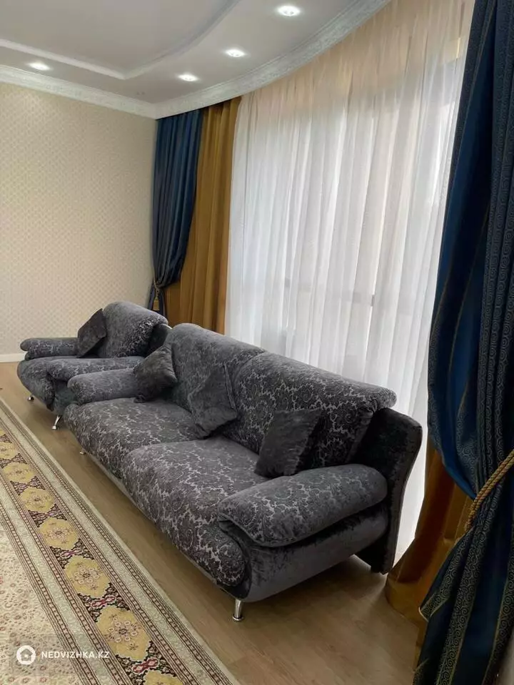 3-комнатная квартира, этаж 7 из 17, 130 м², фотография 4