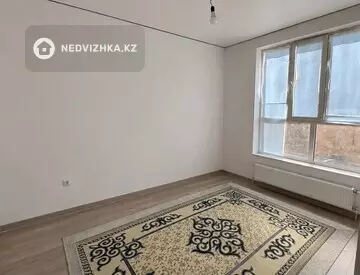 2-комнатная квартира, этаж 3 из 13, 48 м², миниатюра 3