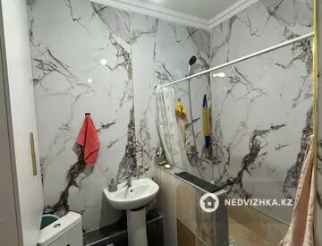 2-комнатная квартира, этаж 3 из 13, 48 м², миниатюра 4