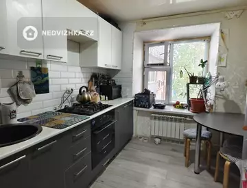 3-комнатная квартира, этаж 5 из 5, 59 м², миниатюра 1