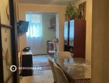 3-комнатная квартира, этаж 2 из 3, 70 м², миниатюра 2