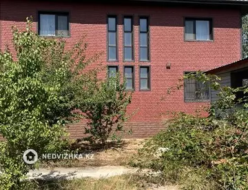 8-бөлмелі үй, 8 соттық, 220 м², 1-нобай