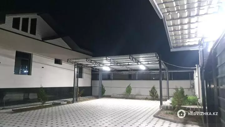6-комнатный дом, 0.8 соток, 240 м², фотография 2