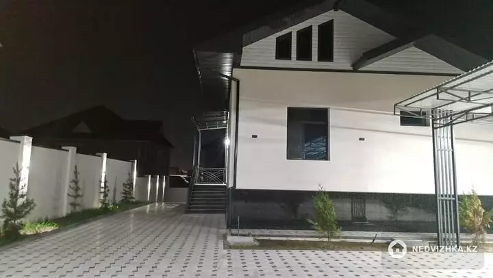 6-комнатный дом, 0.8 соток, 240 м², фотография 3