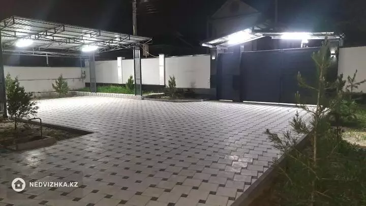 6-комнатный дом, 0.8 соток, 240 м², фотография 4