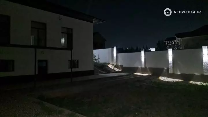 6-комнатный дом, 0.8 соток, 240 м², фотография 5