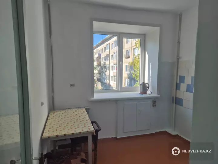 2-комнатная квартира, этаж 3 из 5, 41 м², фотография 3