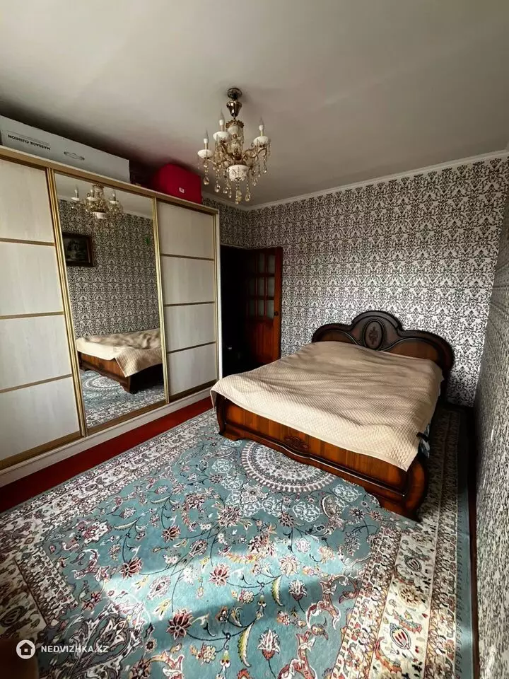 3-комнатная квартира, этаж 4 из 4, 70 м², фотография 3
