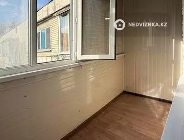2-комнатная квартира, этаж 3 из 3, 48 м², миниатюра 5