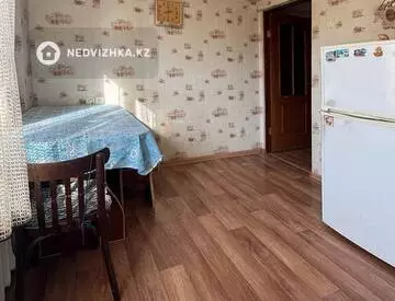 2-комнатная квартира, этаж 3 из 3, 48 м², миниатюра 7
