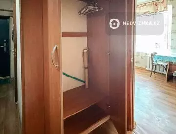 2-комнатная квартира, этаж 3 из 3, 48 м², миниатюра 10