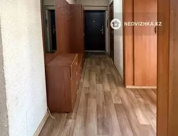 2-комнатная квартира, этаж 3 из 3, 48 м², миниатюра 11