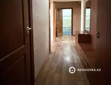 2-комнатная квартира, этаж 3 из 3, 48 м², миниатюра 12