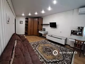 1-комнатная квартира, этаж 3 из 5, 34 м², миниатюра 1