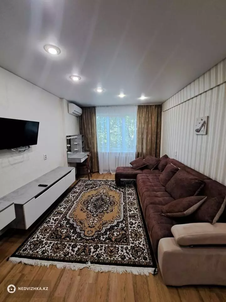 1-комнатная квартира, этаж 3 из 5, 34 м², фотография 2