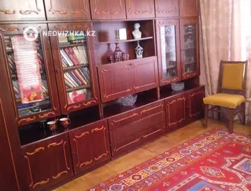4-комнатная квартира, этаж 3 из 9, 80 м², миниатюра 1