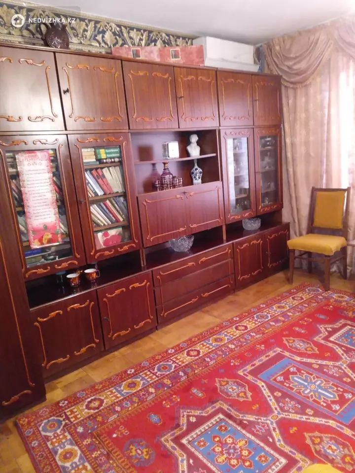 4-комнатная квартира, этаж 3 из 9, 80 м²