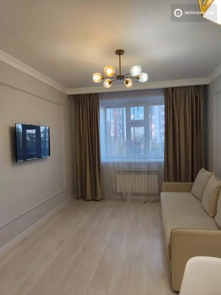 2-комнатная квартира, этаж 2 из 10, 45 м², На длительный срок, фотография 2