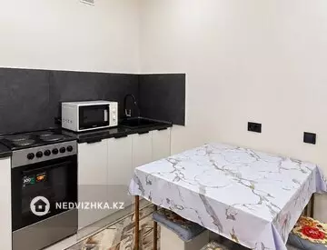 1-комнатная квартира, этаж 2 из 10, 39 м², миниатюра 3