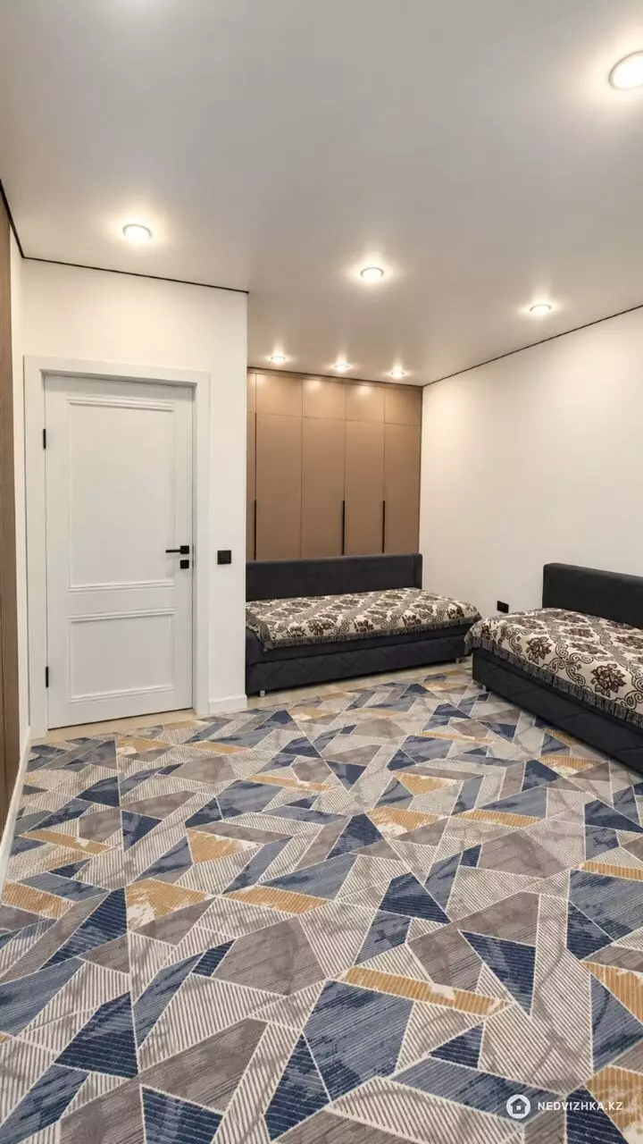 1-комнатная квартира, этаж 2 из 10, 39 м², фотография 2