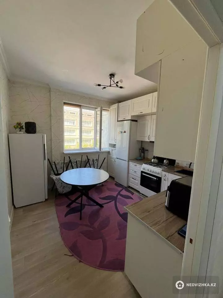 2-комнатная квартира, этаж 1 из 6, 62 м², фотография 3