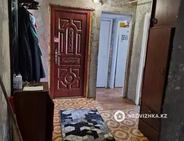 3-комнатная квартира, этаж 6 из 9, 64 м², миниатюра 1