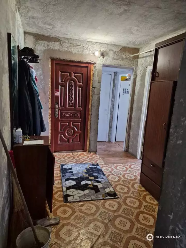 3-комнатная квартира, этаж 6 из 9, 64 м²