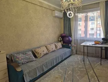 2-комнатная квартира, этаж 3 из 6, 55 м², миниатюра 2