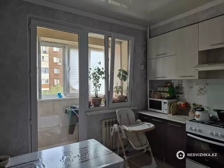 2-комнатная квартира, этаж 3 из 6, 55 м², фотография 4