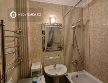 2-комнатная квартира, этаж 4 из 5, 65 м², На длительный срок, миниатюра 1