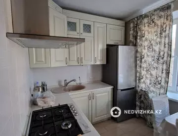 2-комнатная квартира, этаж 4 из 5, 65 м², На длительный срок, миниатюра 3