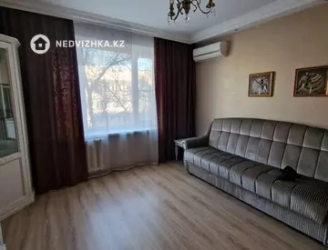2-комнатная квартира, этаж 4 из 5, 65 м², На длительный срок, миниатюра 2